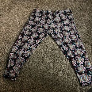 Black paisley leggings